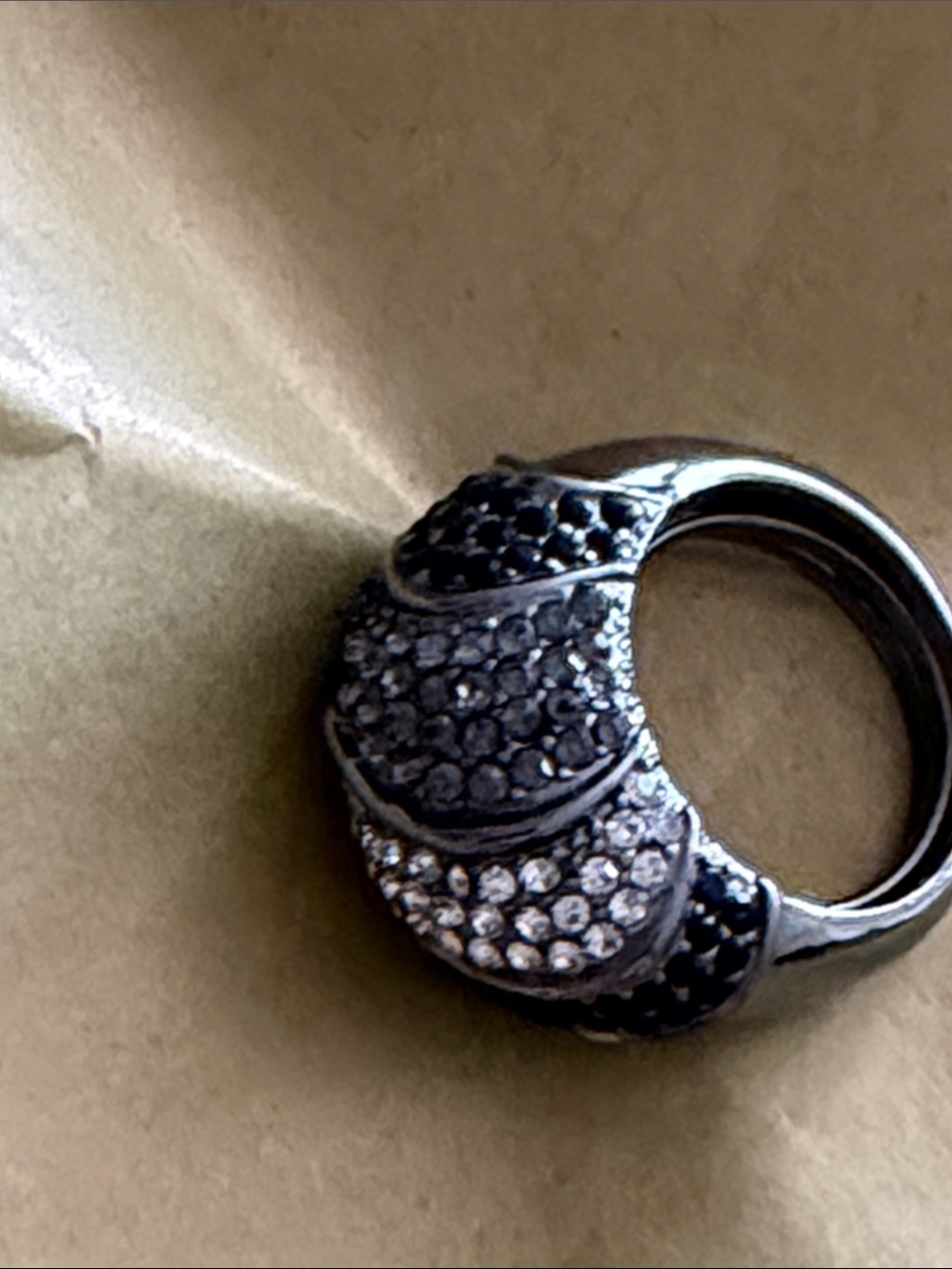 Ring size 7 grey black and clear crystal sparkling swirls of light - Picture 4 of 15